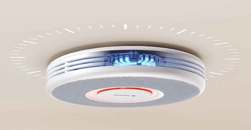 X-SENSE XS0B-MR smart smoke detector mounted on a ceiling